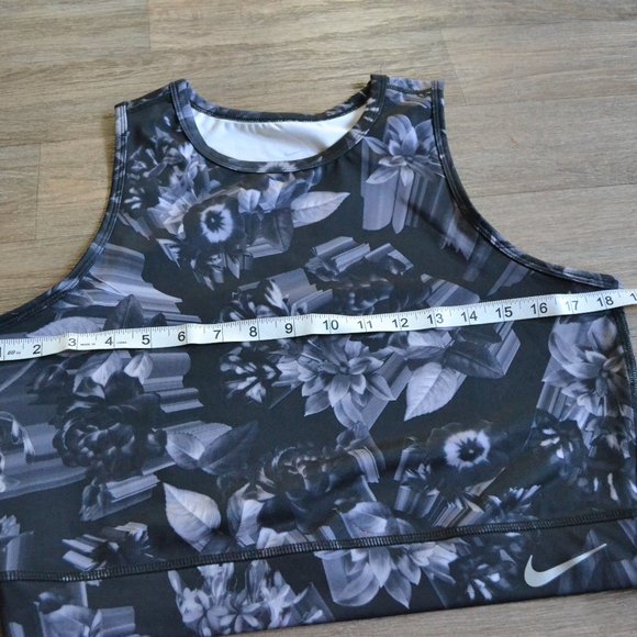 Nike Dri-fit Epic Lux Grey Floral Highneck Crop Top Size Large - Picture 7 of 9